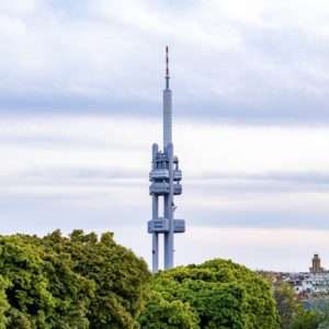 Legendární Žižkovská televizní věž mění tvář